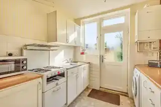 27 Summerlee Avenue, photo 3