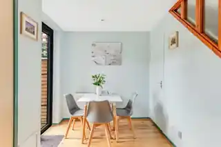 27 Toyne Way, photo 4