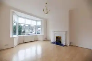 274 High Road, photo 4