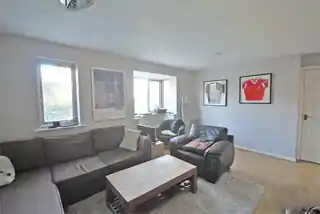 275 Varsity Drive, photo 2