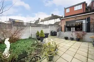 276 Bowes Road, photo 4