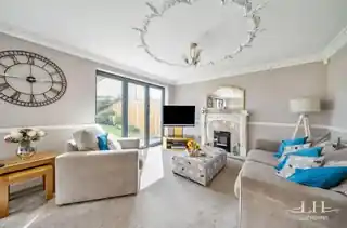 28 Abbey Wood Lane, photo 2