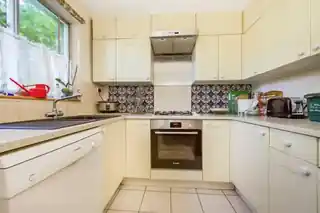 28 Abbott Close, photo 2