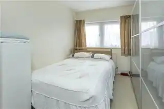 28 Adeney Close, photo 3