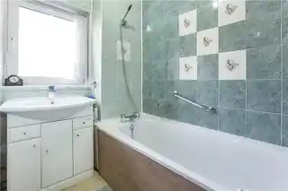 28 Adeney Close, photo 4