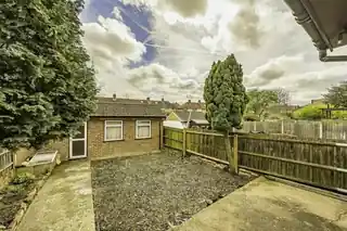 28 Alderwick Drive, photo 4