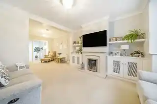 28 Arnold Crescent, photo 2