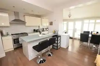 28 Bede Road, photo 3