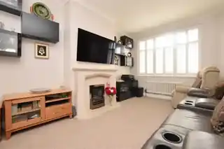 28 Bede Road, photo 2