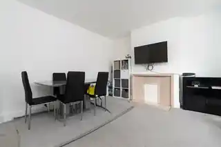 28 Blossom Way, photo 3