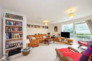 28 Butler Farm Close, photo 2