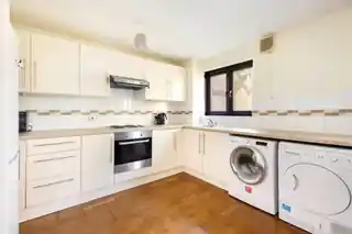 28 Carolina Close, photo 3