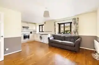 28 Carolina Close, photo 2