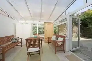 28 Chancellors Road, photo 3
