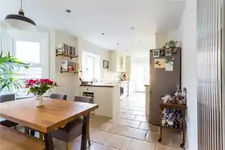 28 Cobham Road, photo 3