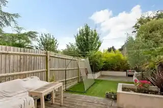 28 Collison Avenue, photo 4