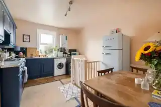 28 Courtenay Road, photo 3