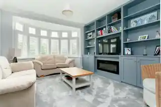 28 Courtland Avenue, photo 2