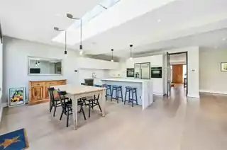 28 Coval Gardens, photo 3