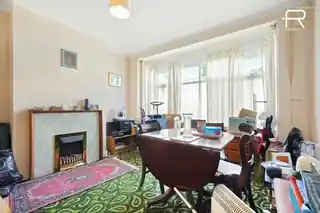 28 Cranston Gardens, photo 4