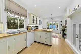 28 Defoe Avenue, photo 4