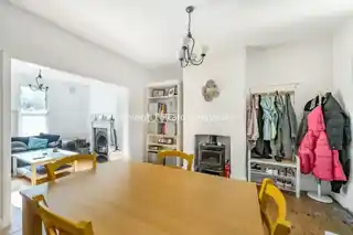 28 Enbrook Street, photo 4
