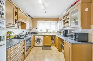 28 Frederick Crescent, photo 4