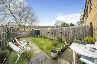 28 Frederick Crescent, photo 2