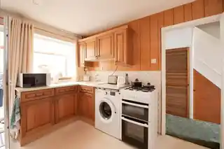 28 Frinton Road, photo 4