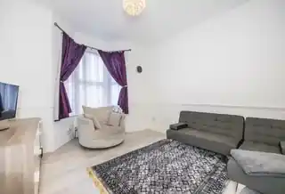 28 Gloucester Road, photo 2