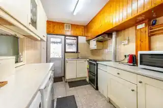 28 Jesmond Avenue, photo 3