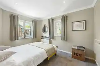 28 Kennet Street, photo 2