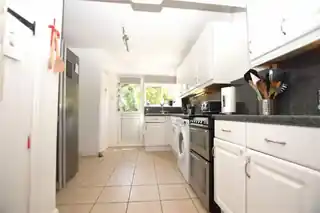 28 Kingston Hill Avenue, photo 4