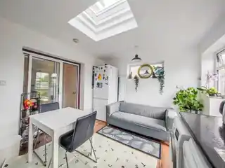 28 Lyme Road, photo 4