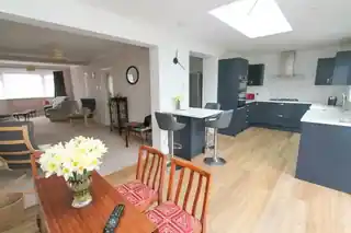 28 Mead Crescent, photo 2