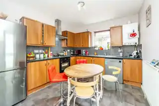 28 New Road, photo 3