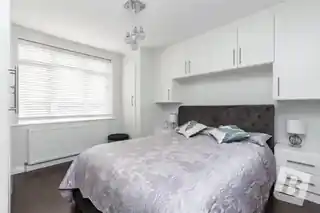 28 Oaks Avenue, photo 4