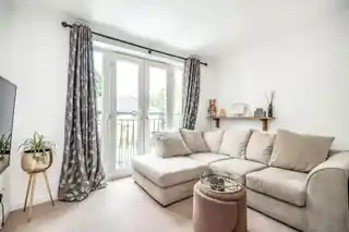 28 Rosebank Close, photo 2