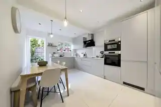 28 Rowallan Road, photo 3