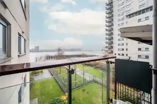 28, Sark Tower, Erebus Drive, photo 2