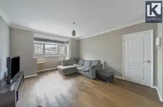 28 Selkirk Road, photo 3