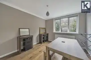 28 Selkirk Road, photo 4