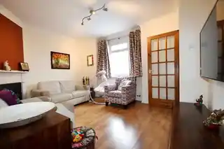 28 Snowden Avenue, photo 3