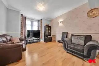 28 Streatfeild Avenue, photo 2
