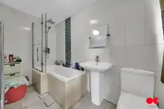 28 Streatfeild Avenue, photo 4