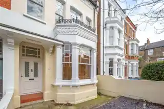 28 Streatley Road, photo 3