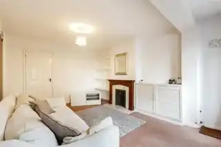 28 Sunnings Lane, photo 2