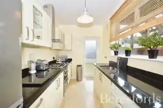 28 Tudor Drive, photo 3