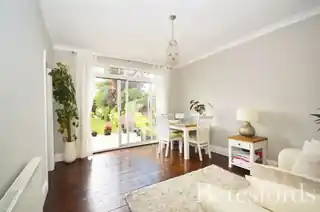 28 Tudor Drive, photo 4