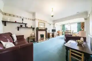 28 Woodlawn Crescent, photo 2
